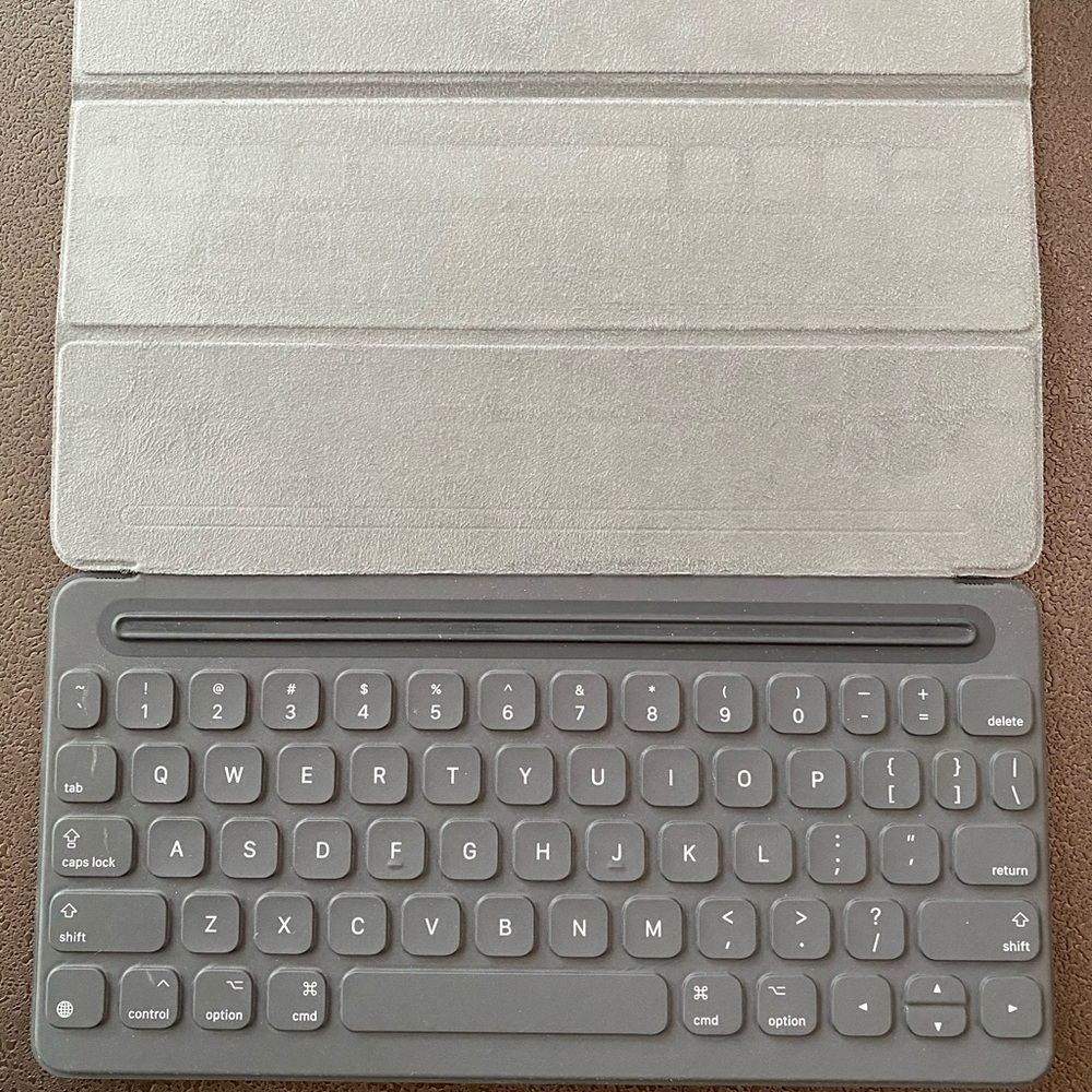IPad Pro 10.5-inch Smart Keyboard - Picture 3 of 6